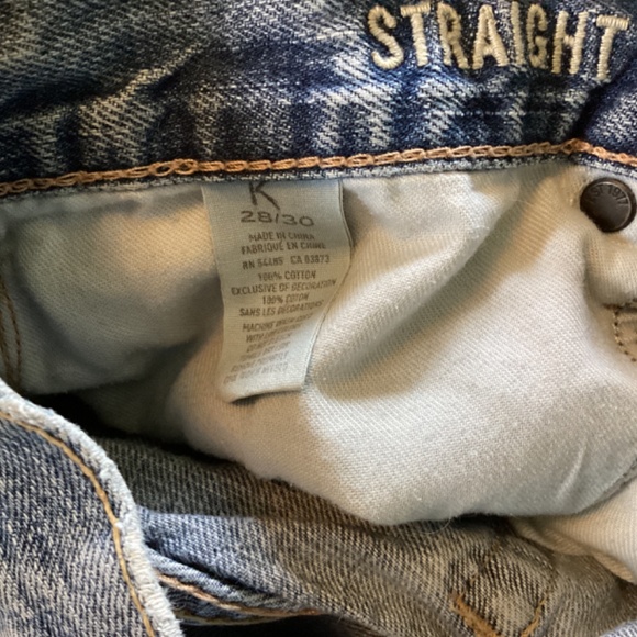 Vintage 90s American Eagle cut offs, 28 waist, somewhat distressed look - Picture 4 of 8